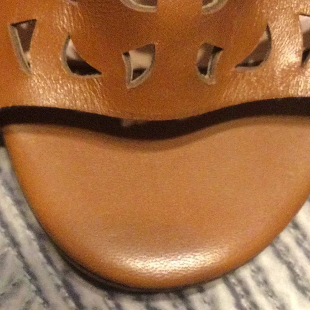 kate spade  size 9 brown laser cut leather 3.75” heels for women - Picture 5 of 9